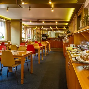 3* Hotell Charles Central